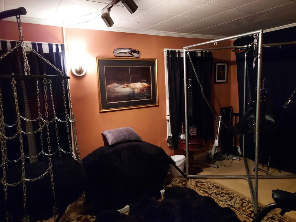 Black Metal Bondage Room – Mz Suzanne SxySadist