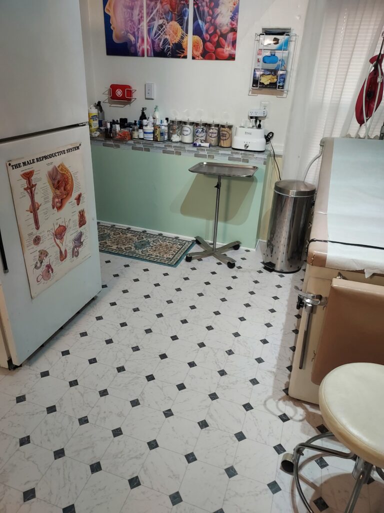 The Medical  Exam Room – Mz Suzanne SxySadist